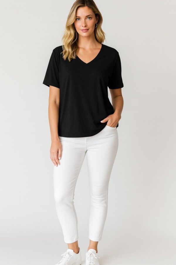 Whispers bamboo V-neck Tshirt black front 1